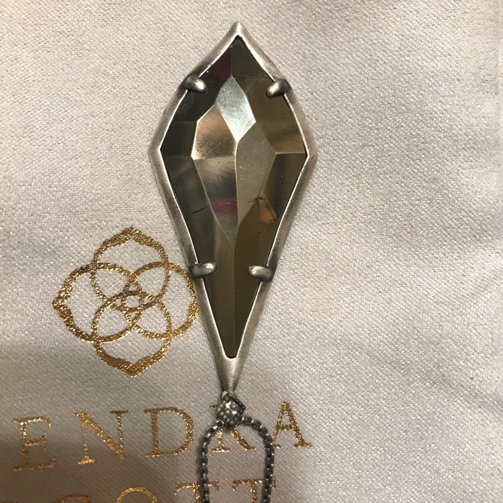 Kendra Scott necklace. Never worn